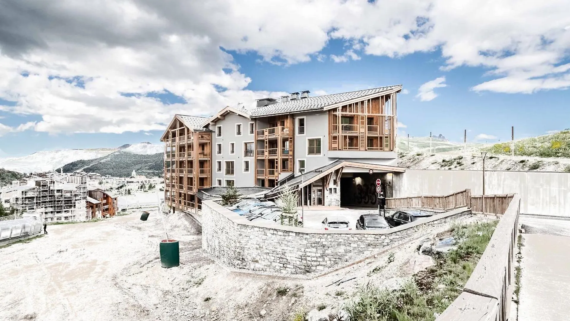 Apartment Tineo Alpe D'Huez - By Emerald Stay
